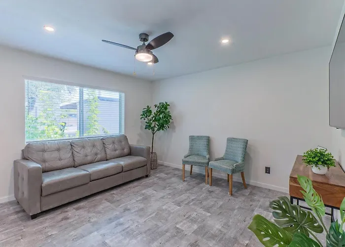 Downtown Retreat Near Asu & Mill Avenue Apartment *